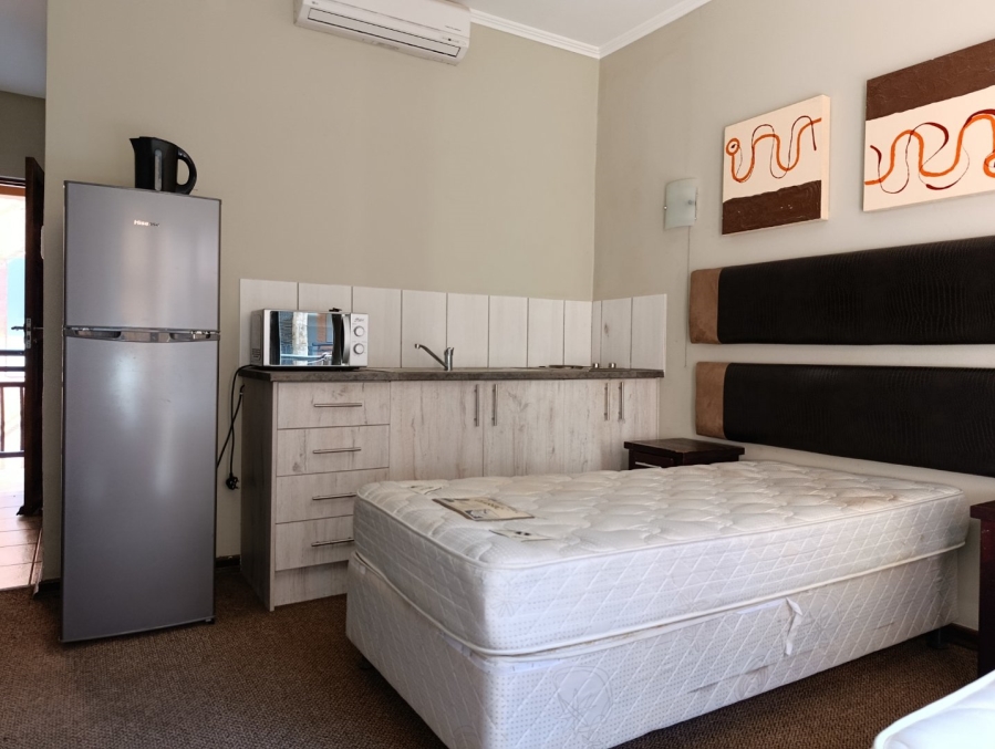 To Let 1 Bedroom Property for Rent in Vredenhof Sh Free State